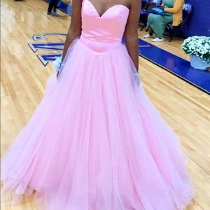 Huge prom dress only worn 1 time
